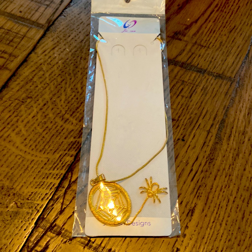 Gold Tone Necklace With Spider And Spider Web Perfect For Halloween 8$